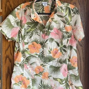 Columbia womens flowered button down short sleeved shirt